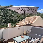 Centro Nyaraló *